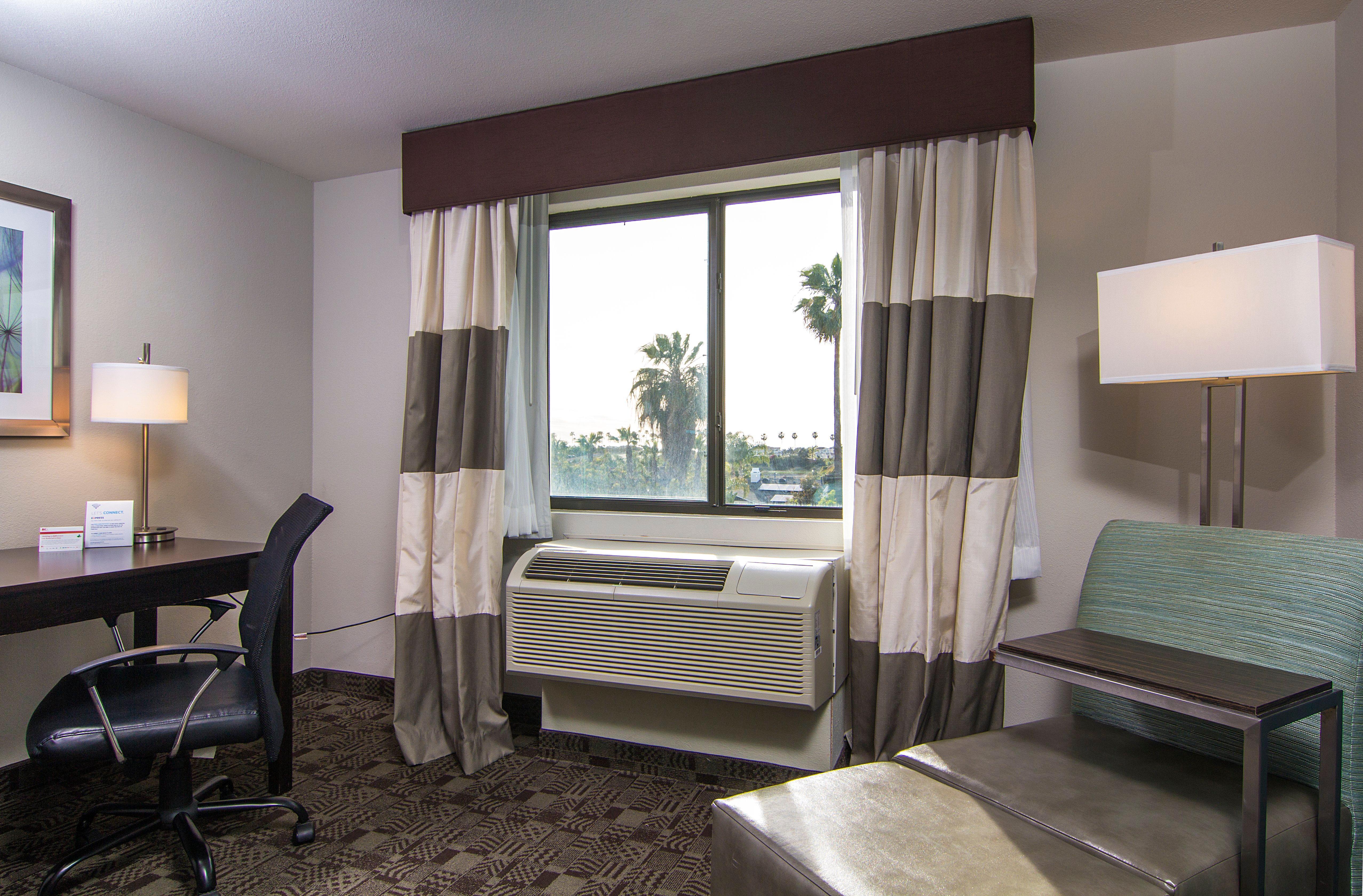 Holiday Inn Express Hotel & Suites Carlsbad Beach By Ihg Dış mekan fotoğraf